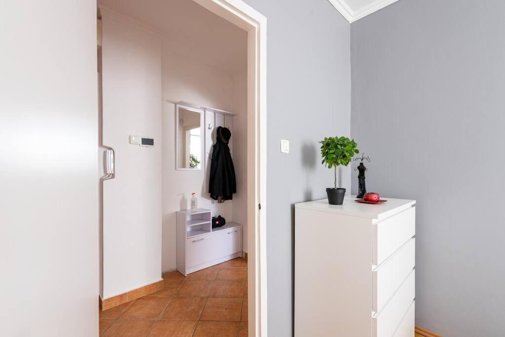 Spacious And Bright Flat Between Airport & Center Appartement Boedapest Buitenkant foto