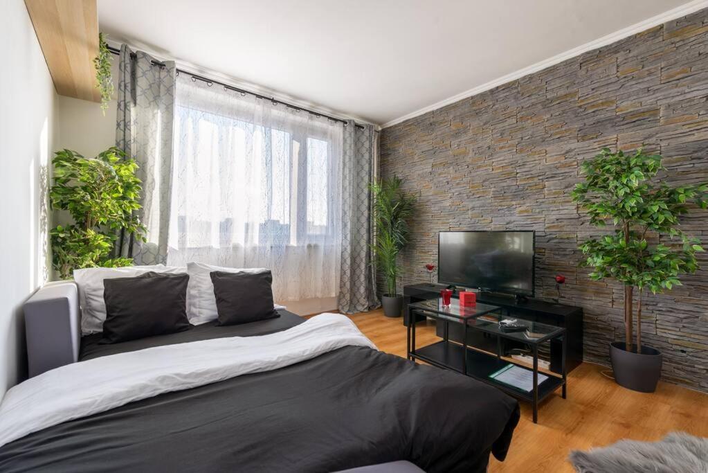 Spacious And Bright Flat Between Airport & Center Appartement Boedapest Buitenkant foto