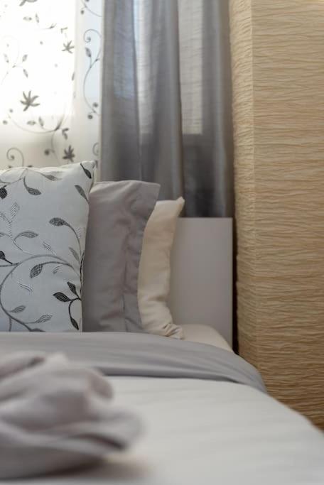 Spacious And Bright Flat Between Airport & Center Appartement Boedapest Buitenkant foto