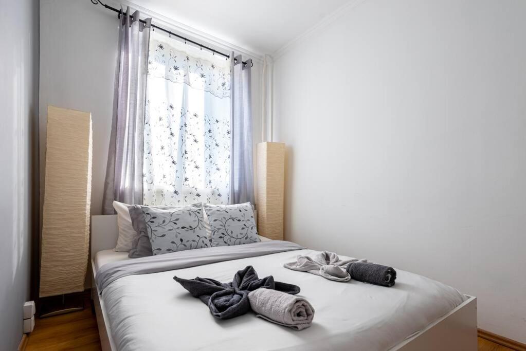 Spacious And Bright Flat Between Airport & Center Appartement Boedapest Buitenkant foto